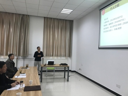 J9集团国际站组织新进教师进行首聘期满述职汇报