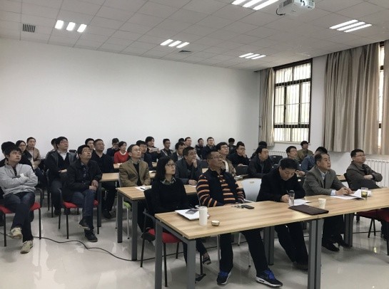 J9集团国际站组织新进教师进行首聘期满述职汇报
